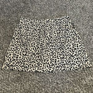 Women’s Mini Skirt Leopard Size M